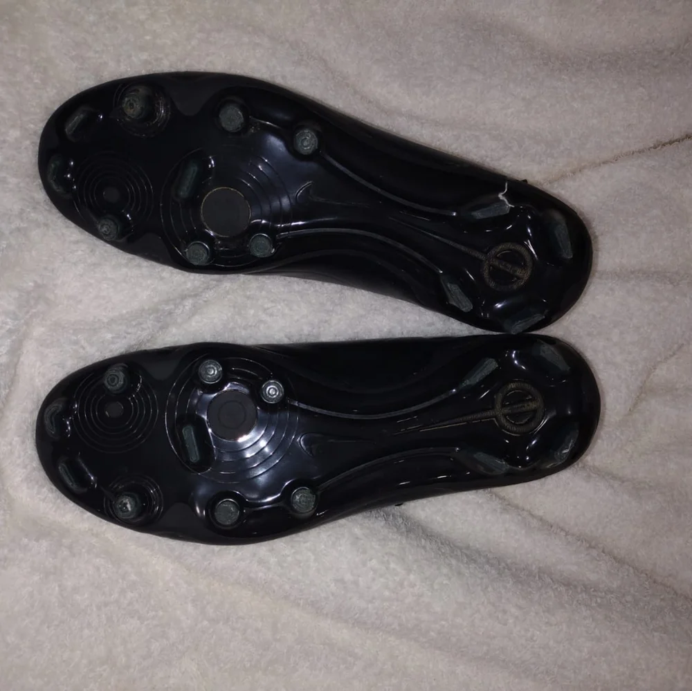 Nike Kids Black Sneakers EUC